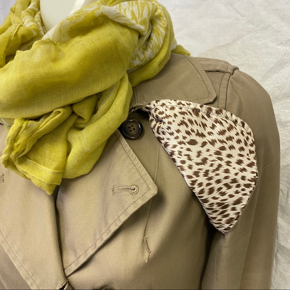 Banana Republic Raincoat, Cheetah lining XSP